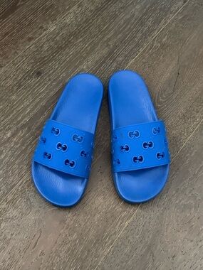 Bright Blue GG Embossed Rubber Slides